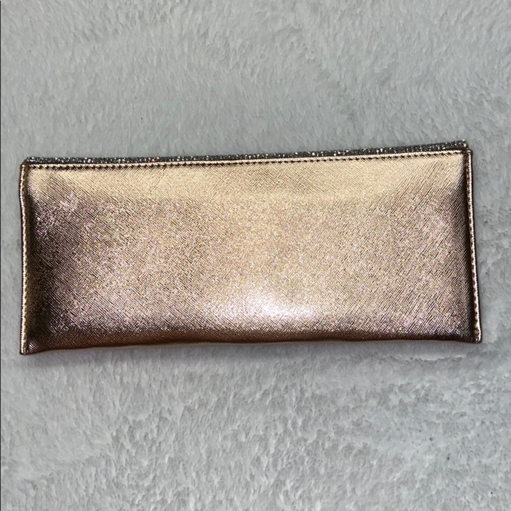 Clutch - Picture 2 of 6